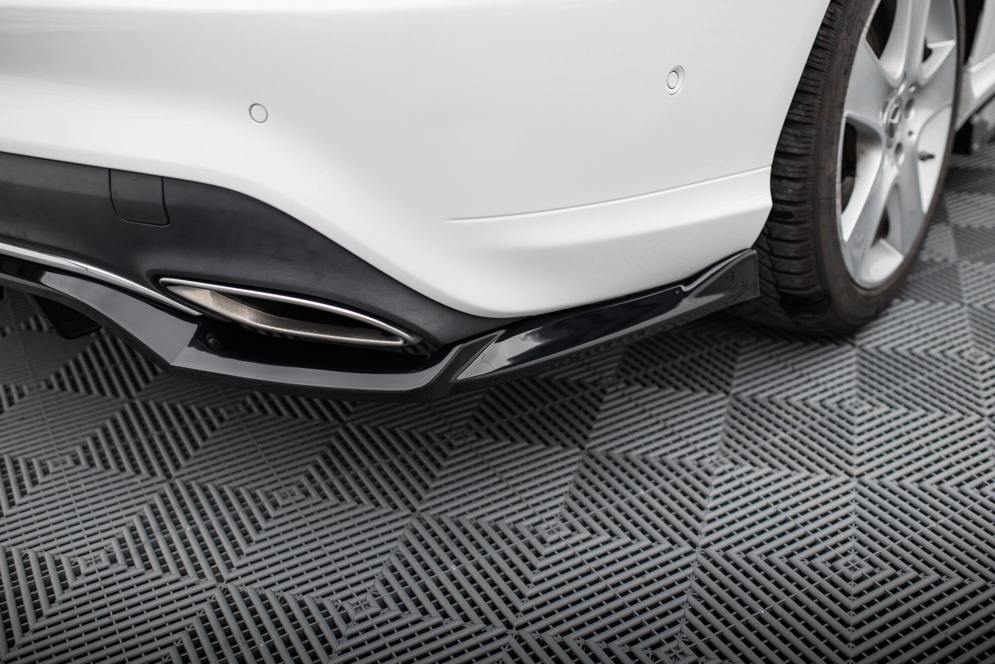 Rear Splitter (with vertical bars) Mercedes-Benz CLA C117 Facelift