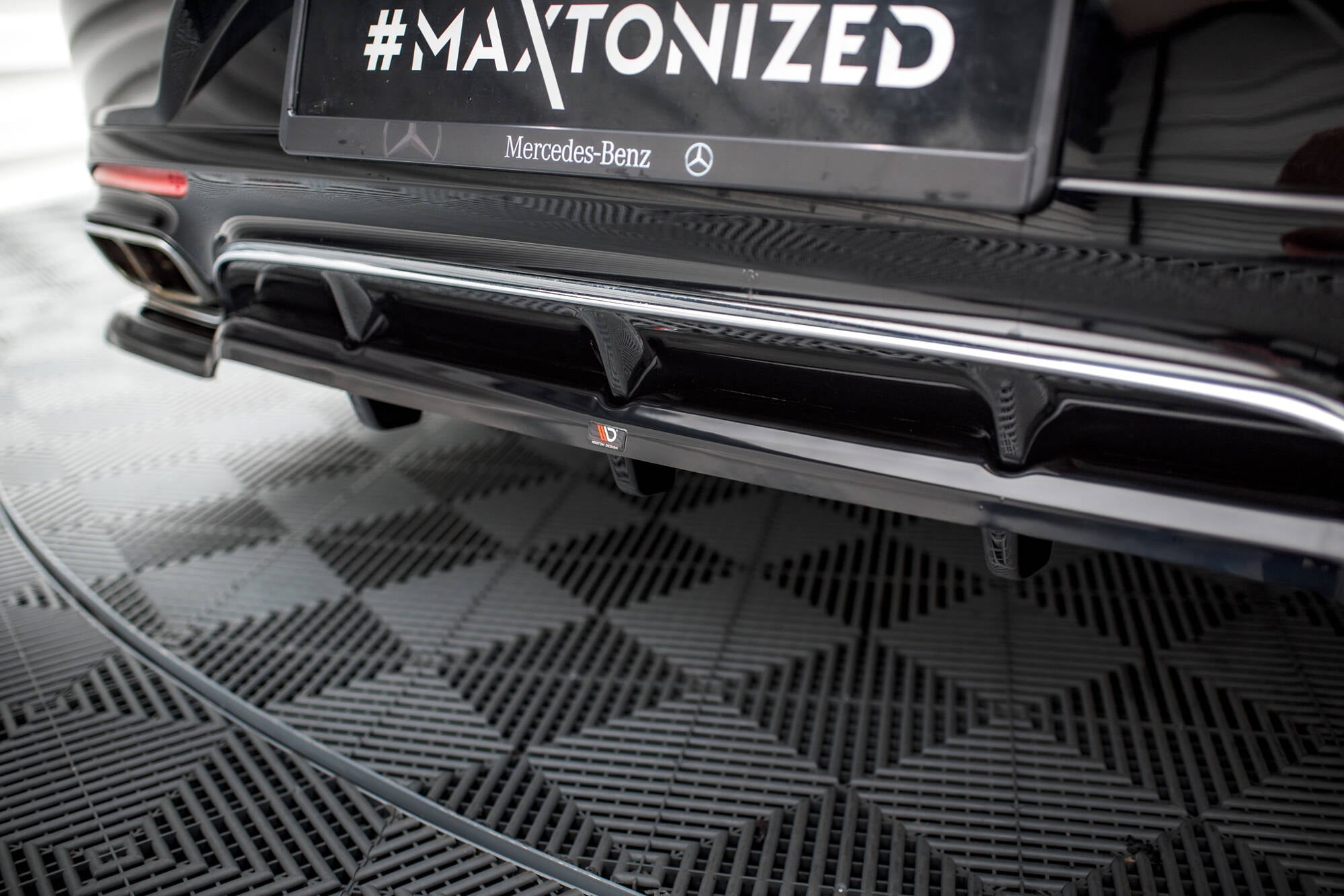 Central Rear Splitter (with vertical bars) Mercedes-Benz S Coupe AMG-Line C217 Facelift