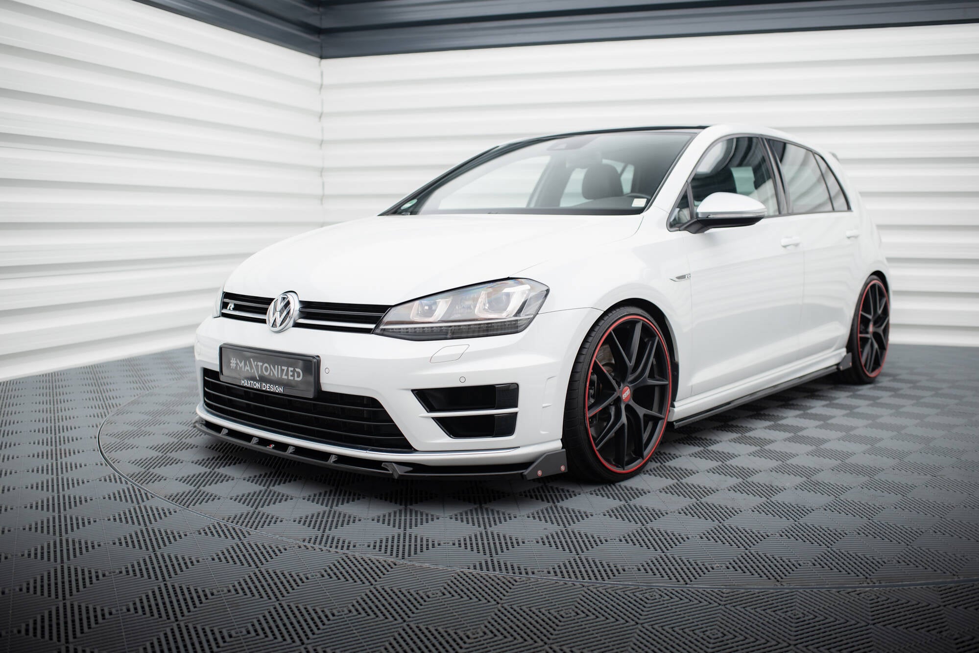 Front Splitter V.5 + Flaps Volkswagen Golf R / R-Line Mk7