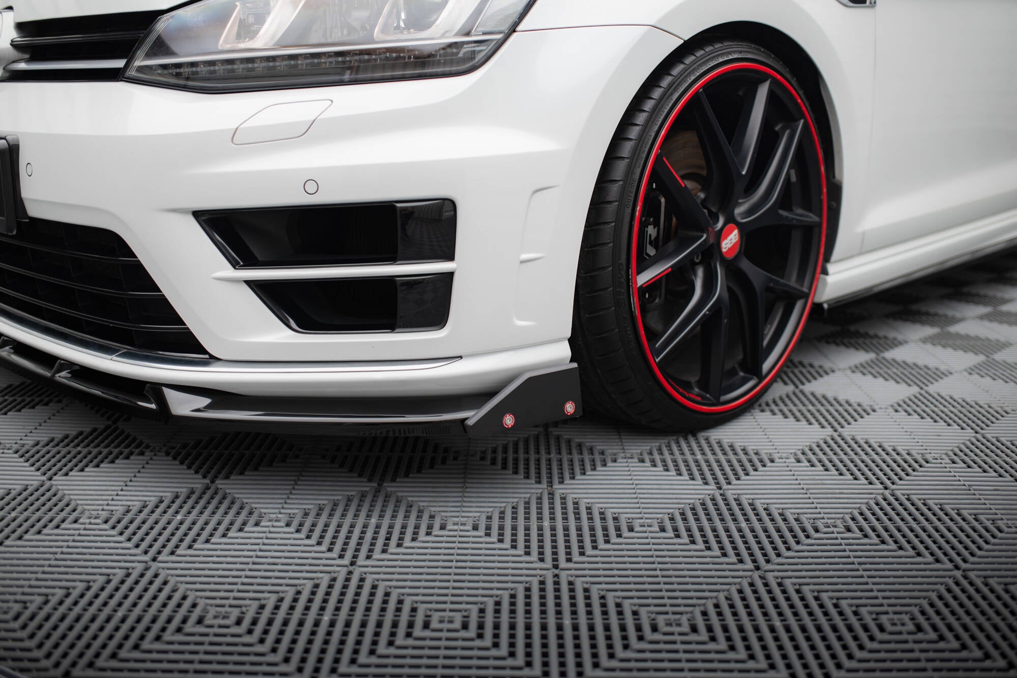 Front Splitter V.5 + Flaps Volkswagen Golf R / R-Line Mk7