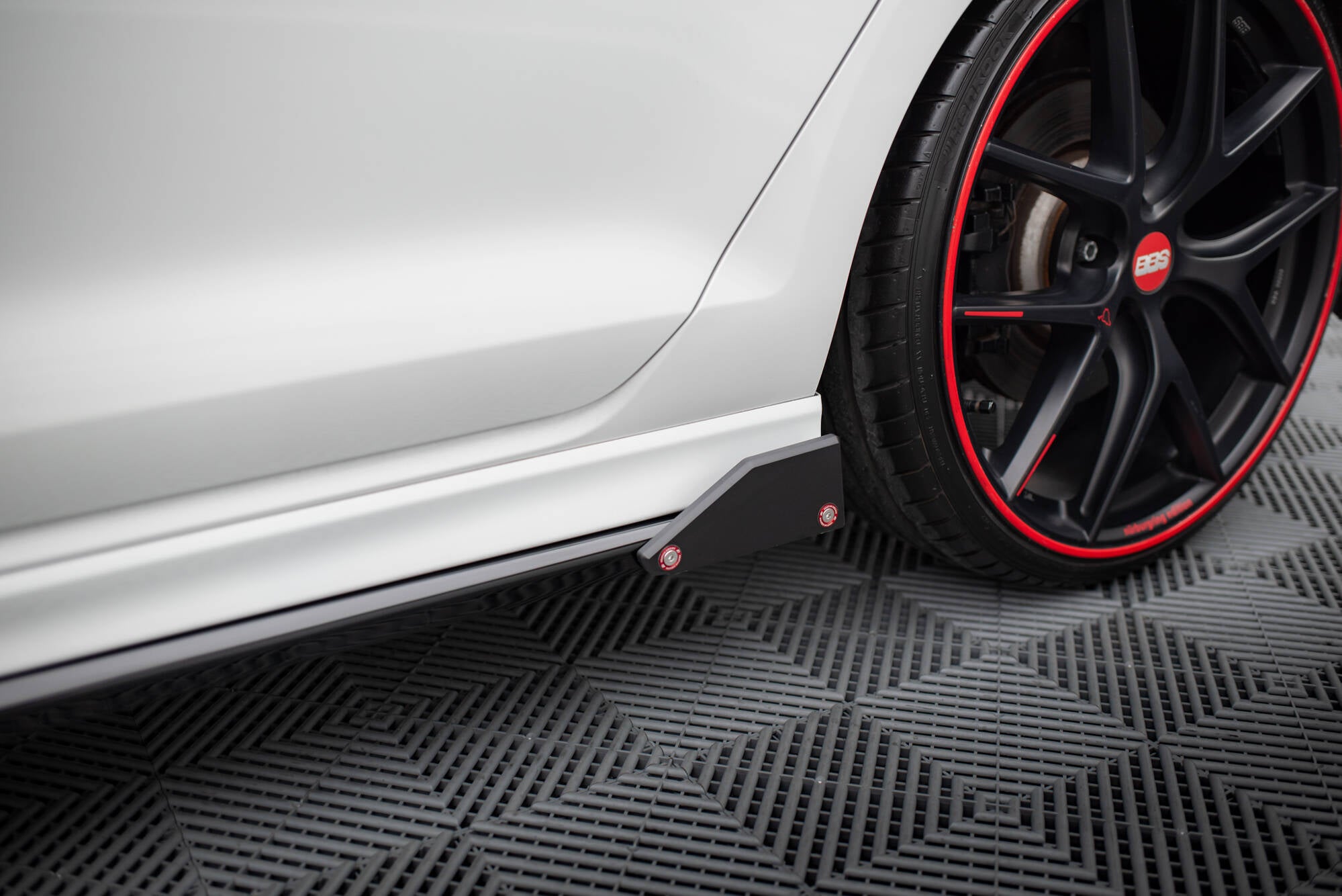 Side Skirts Diffusers V.3 + Flaps Volkswagen Golf R / R-Line Mk7