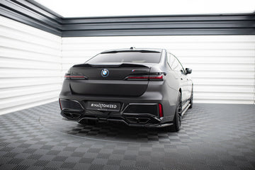 Central Rear Splitter (with vertical bars) BMW M760e G70 - 0