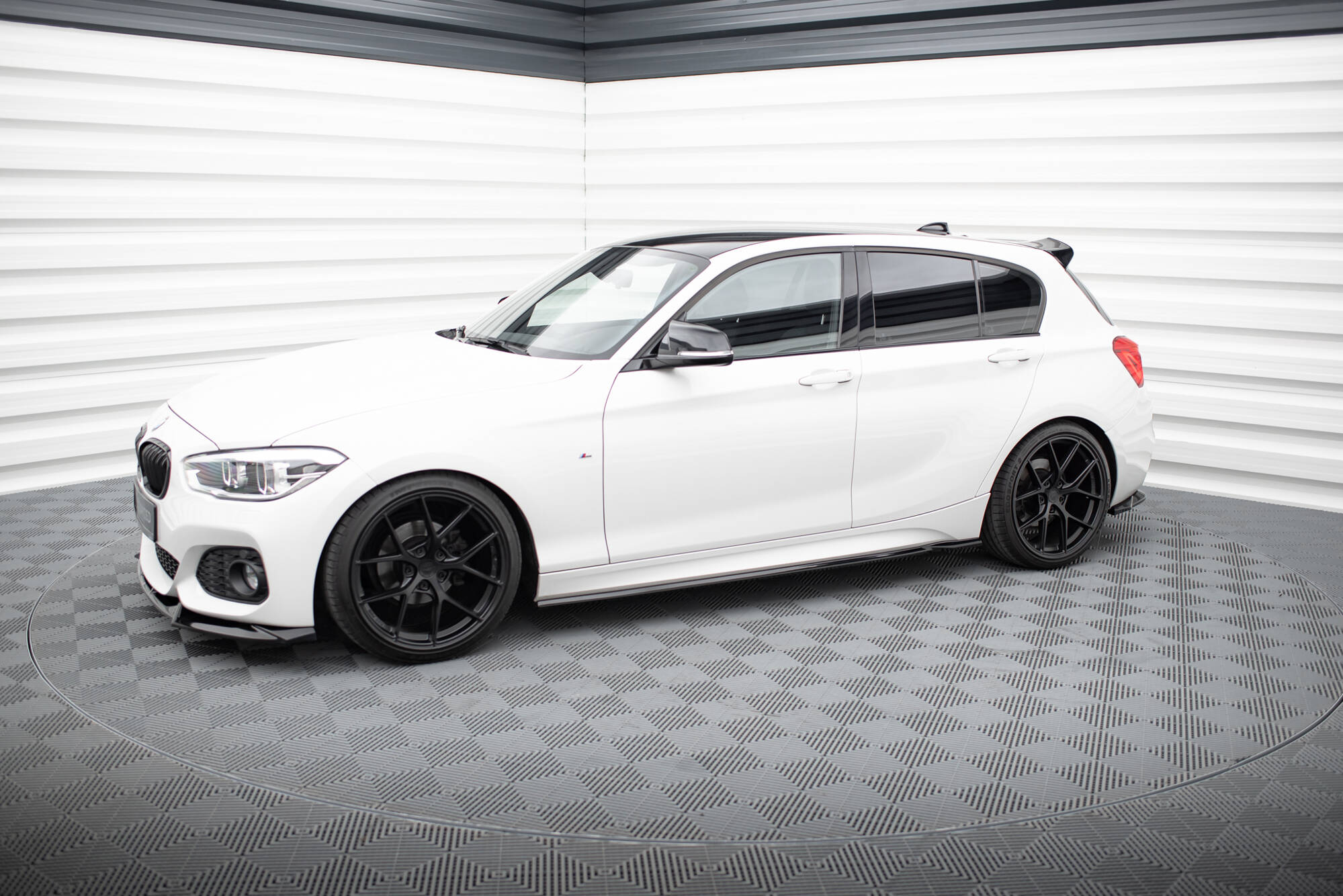 Side Skirts Diffusers V.5 BMW 1 M-Pack / M140i F20 Facelift