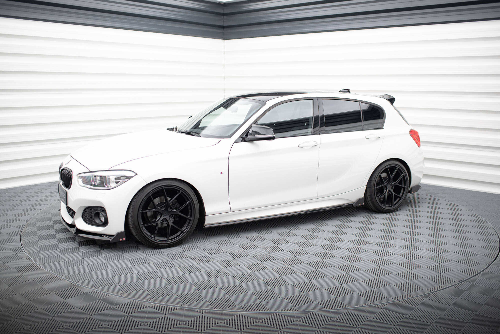Side Skirts Diffusers V.4 + Flaps BMW 1 M-Pack / M140i F20 Facelift
