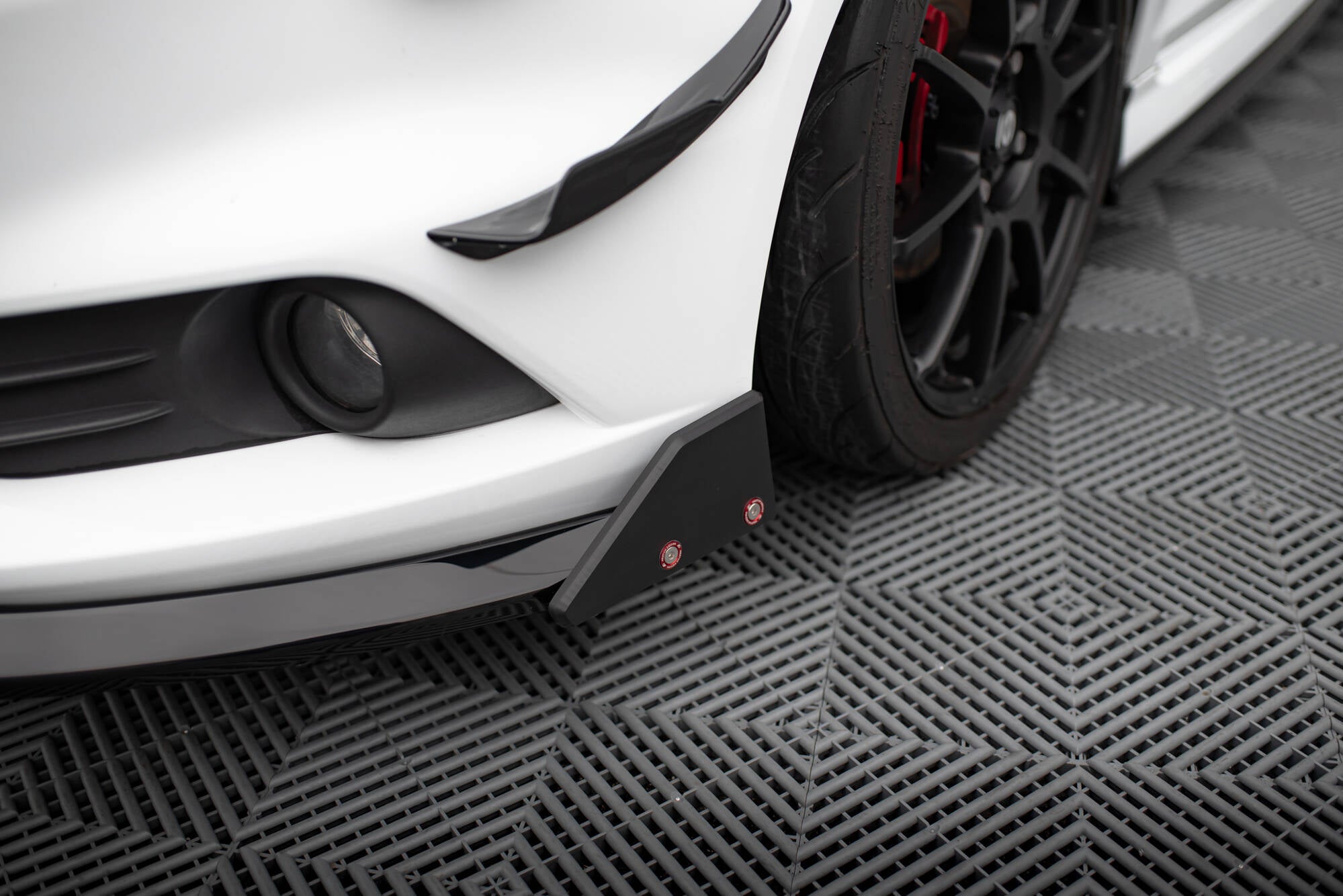 Front Splitter V.6 + Flaps Ford Fiesta ST Mk7 Facelift