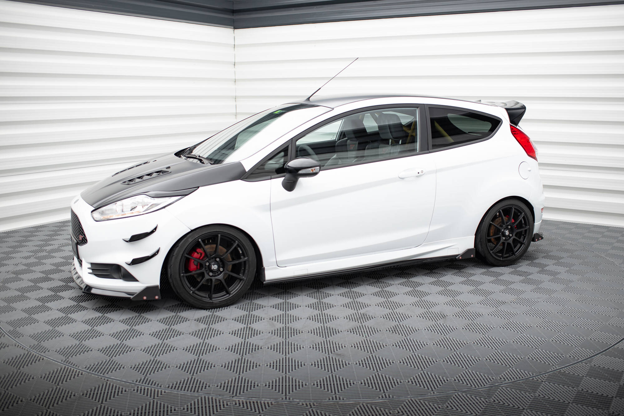 Side Skirts Diffusers V.4 + Flaps Ford Fiesta ST / ST-Line Mk7