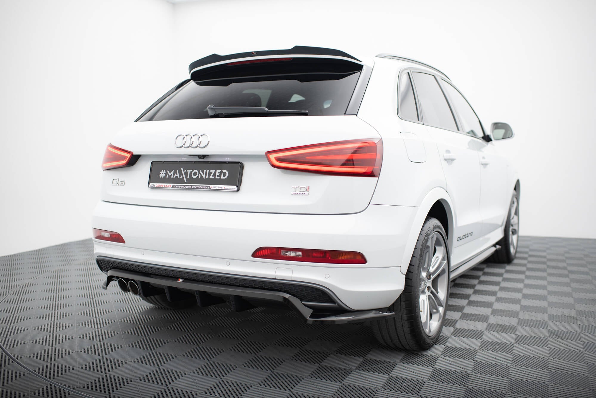 Rear Splitter (with vertical bars) Audi Q3 S-line 8U