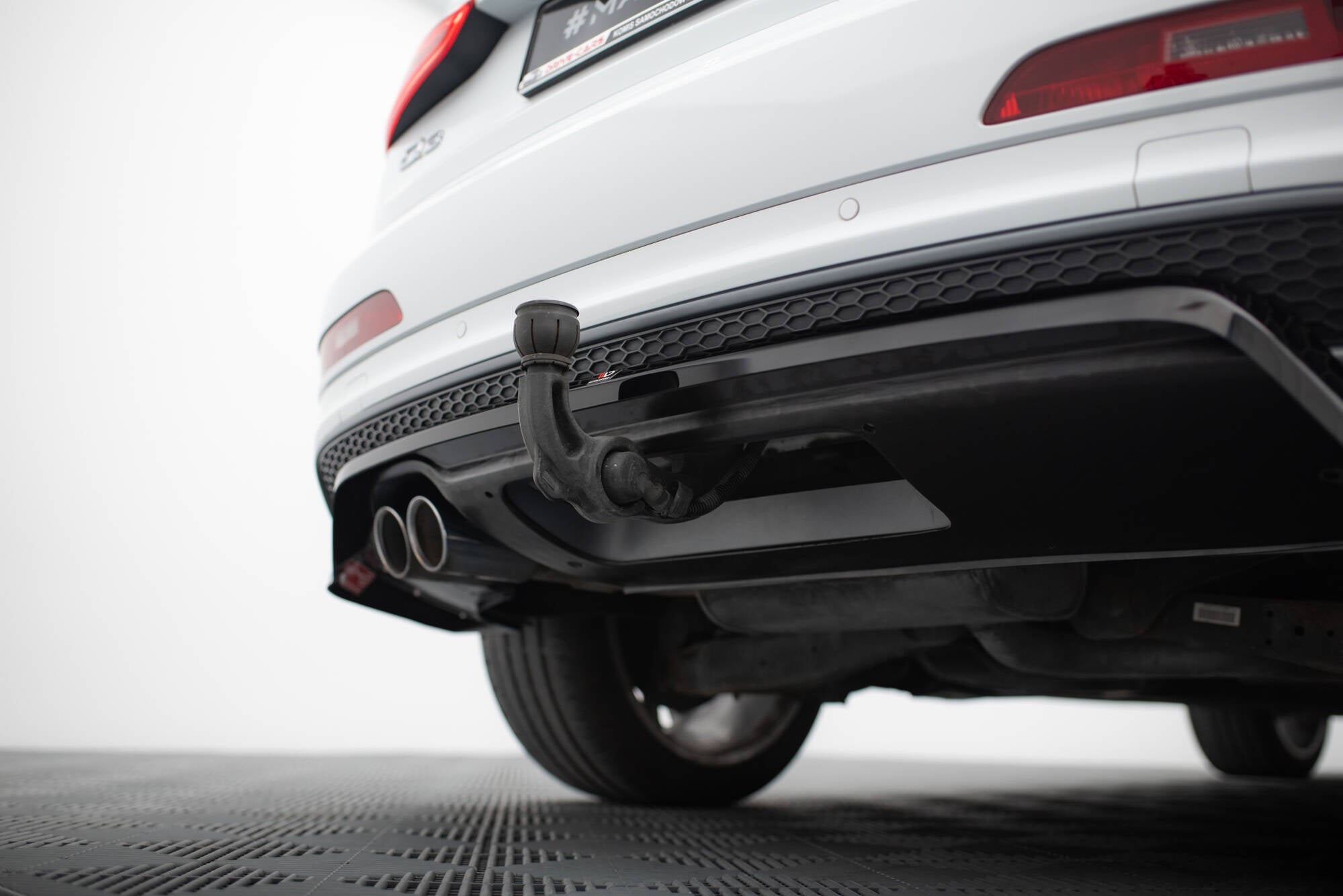 Rear Splitter (with vertical bars) Audi Q3 S-line 8U