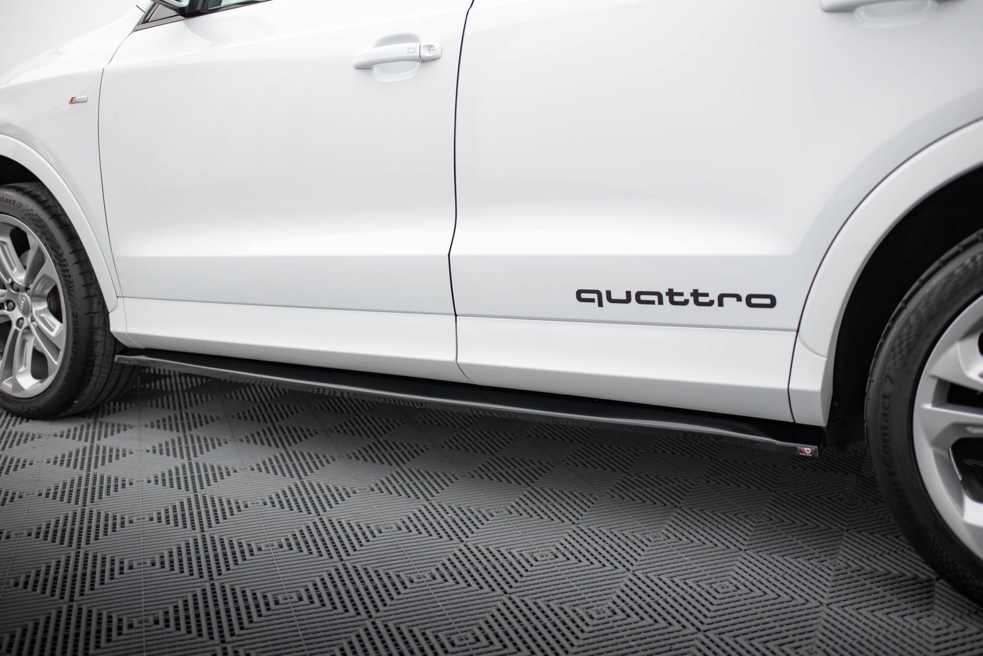 Side Skirts Diffusers Audi Q3 S-line 8U