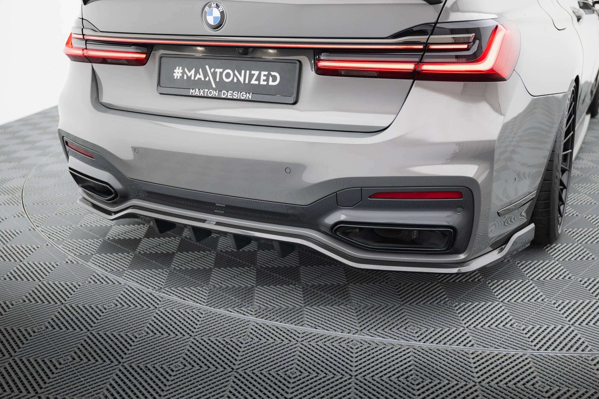 Prepreg Carbon Fiber Rear Splitter BMW 7 M-Pack G11 / G12 Facelift