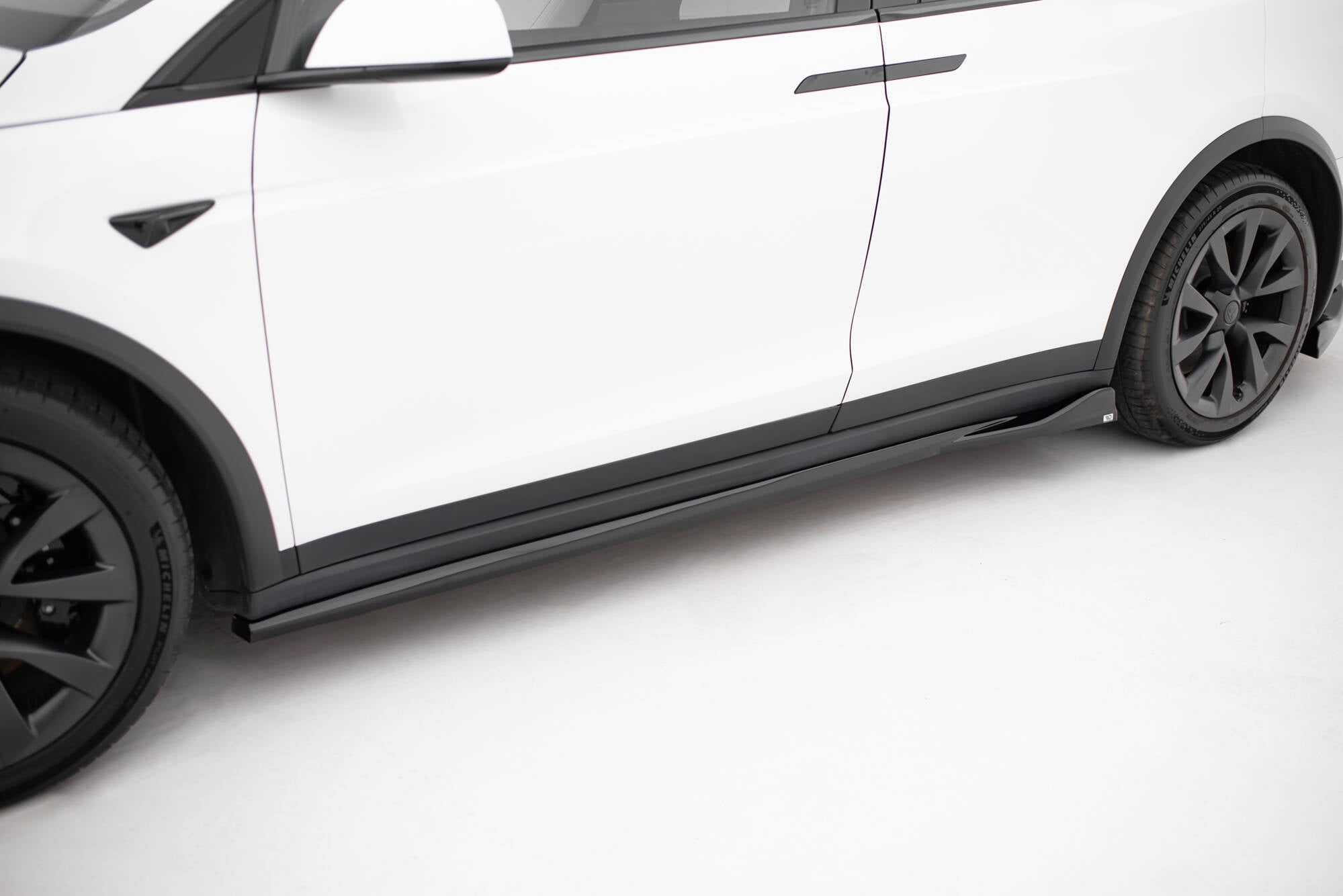 Side Skirts Diffusers V.2 Tesla Model X Mk1 Facelift