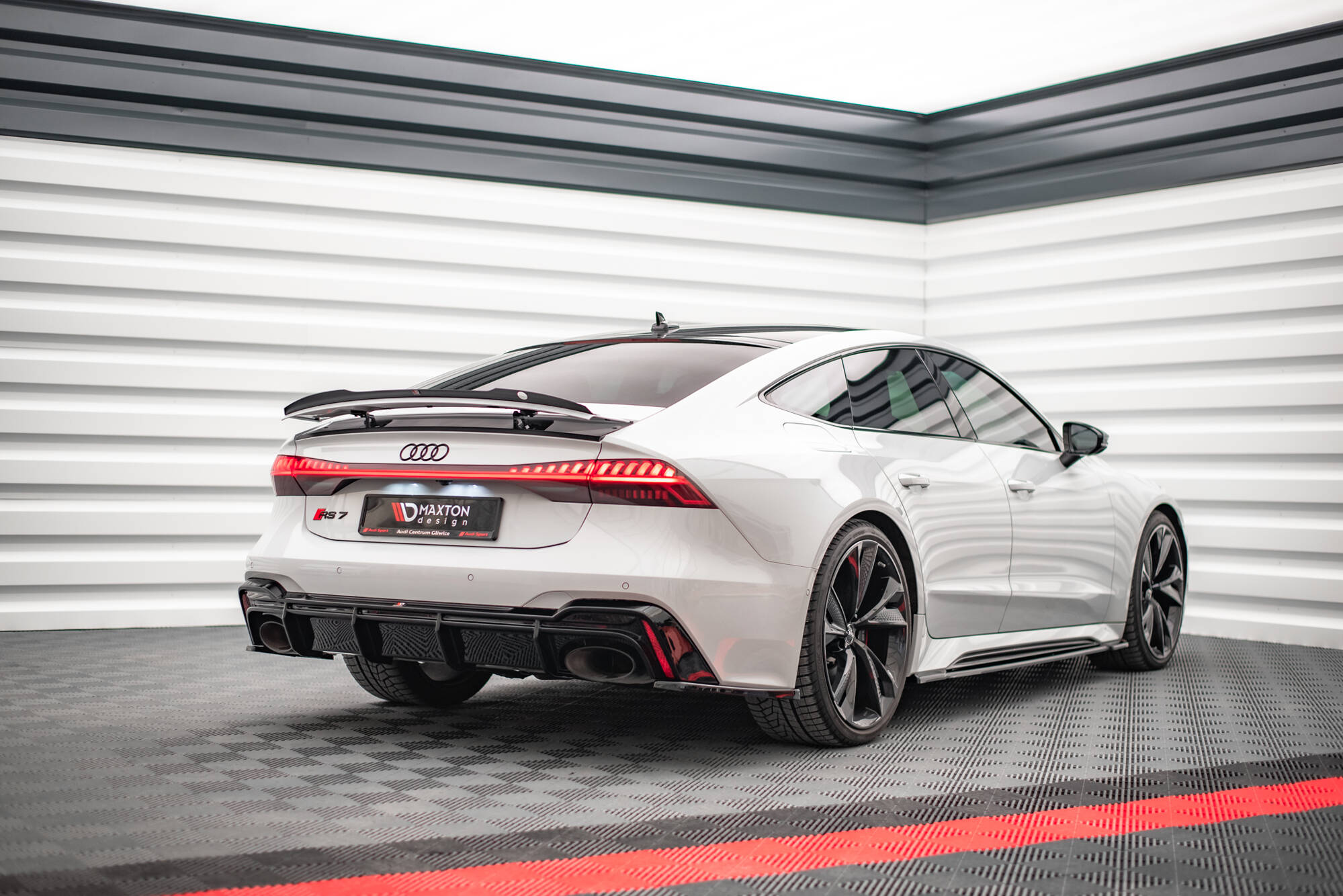 Rear Valance Audi RS7 C8  (Version with towbar)