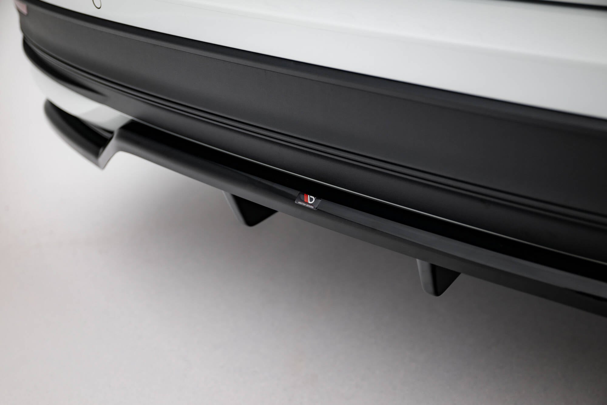 Rear Splitter (with vertical bars) Volkswagen Passat B9