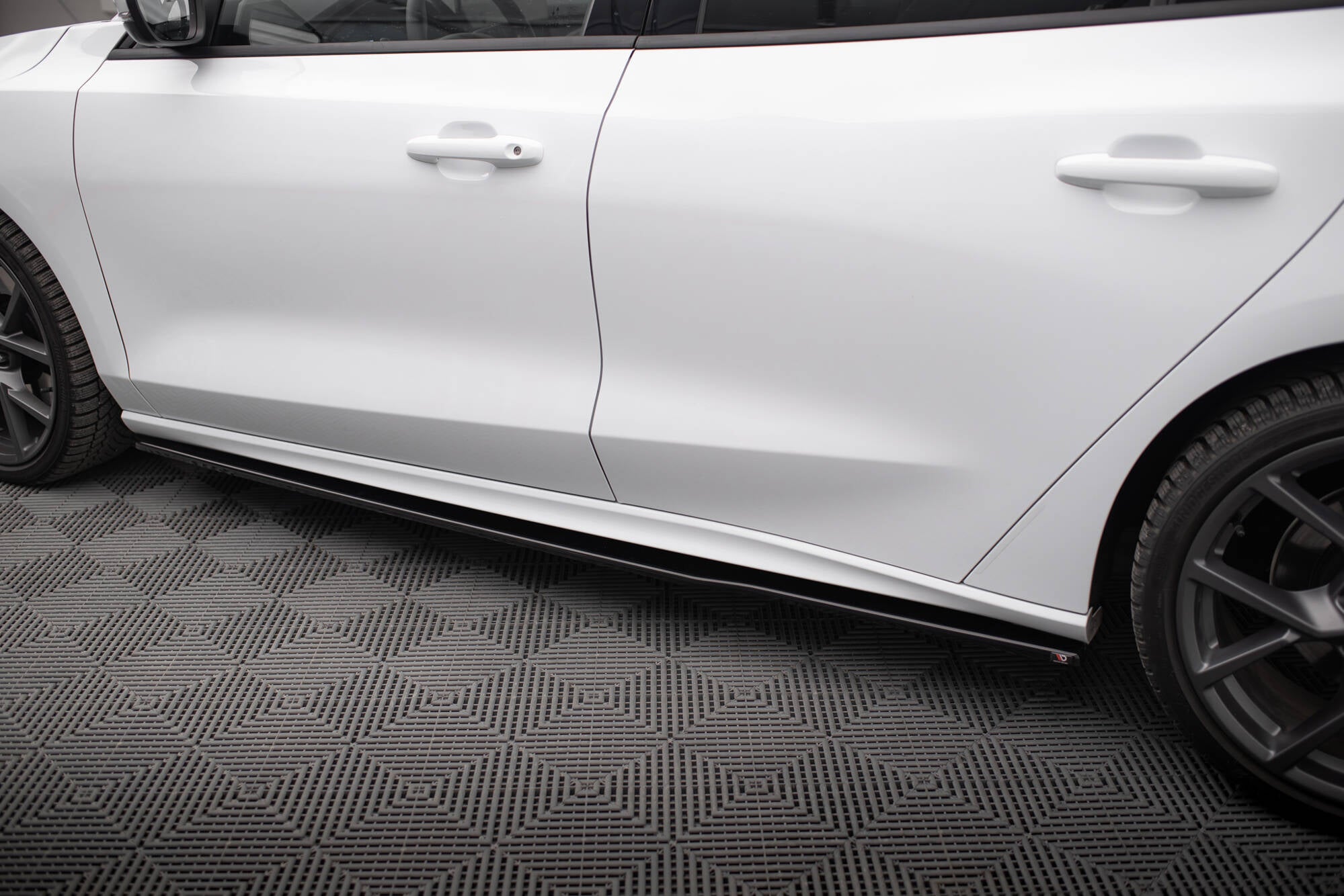 Side Skirts Diffusers V.3 Ford Focus ST / ST-Line Mk4 Facelift