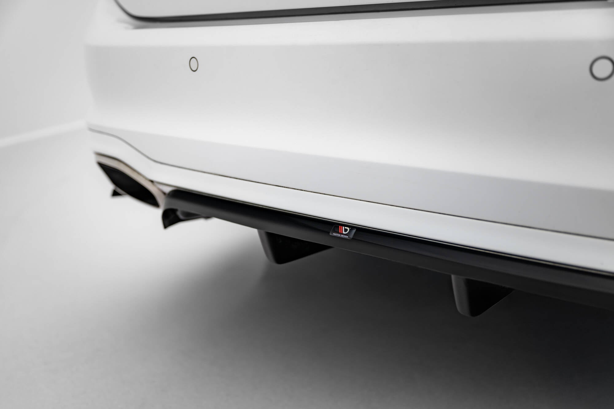 Central Rear Splitter (with vertical bars) Ford Focus Vignale Estate Mk4