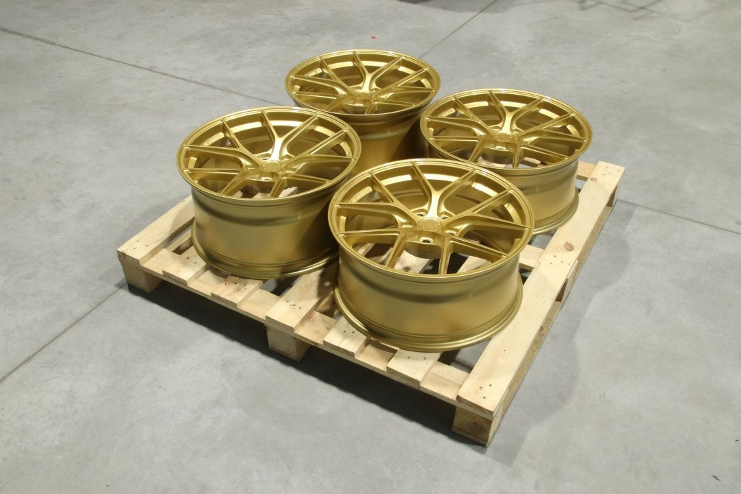 Set of SL01 19x8,5 ET25 + 19x9,5 ET30 5x120 Gold
