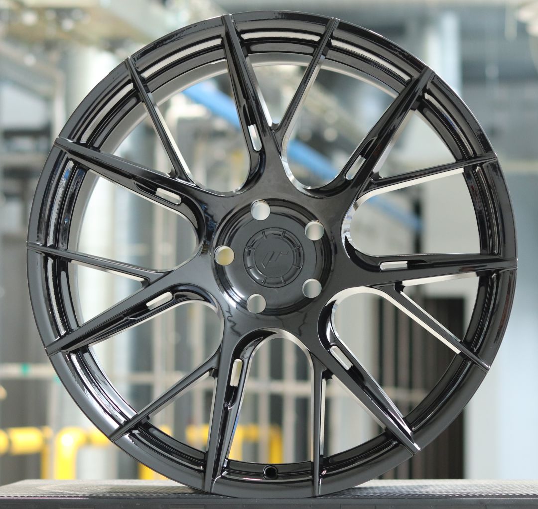 JR Wheels JR42 20x10,5 Gloss Black