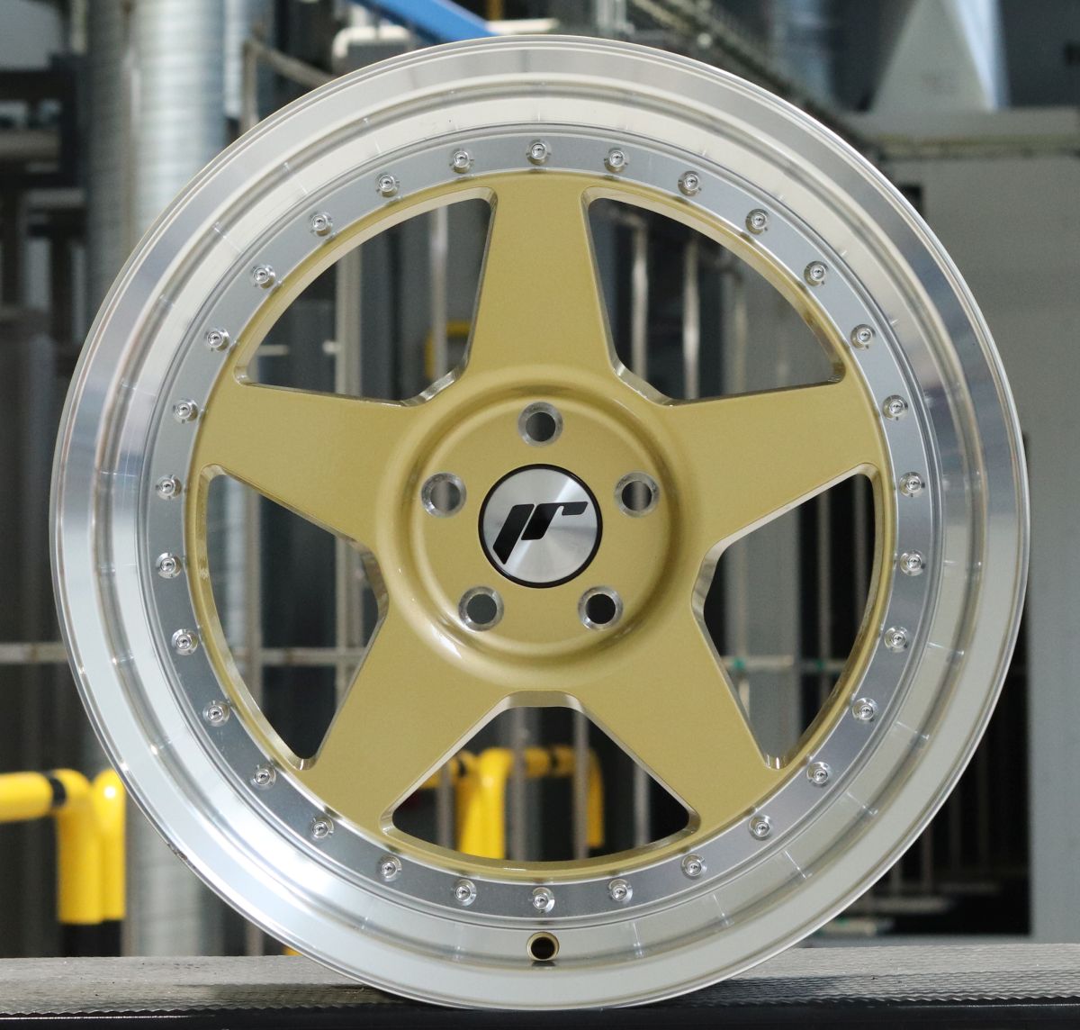 JR Wheels JR6 17x8 Gold w/Machined Lip