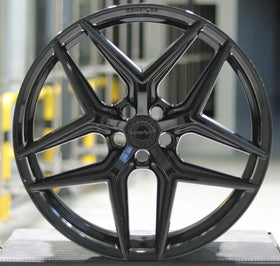 Concaver CVR2 22x9,5 Gloss Black