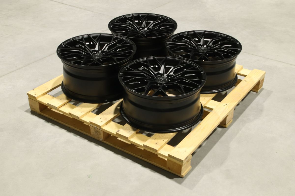 Set of CVR1 19x8,5+19x9,5 ET35 5x112 Matt Black