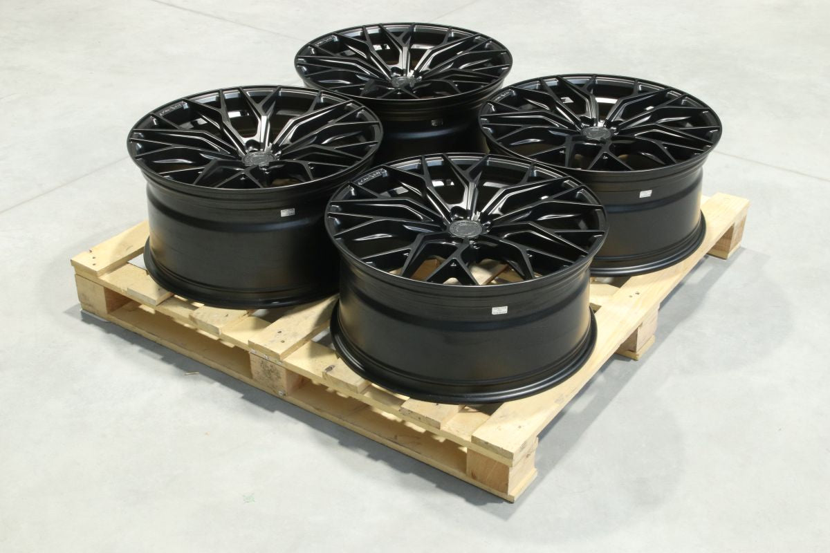 Set of CVR1 21x9,5 ET40 + 21x10,5 ET45 5x114,3 Carbon Graphite