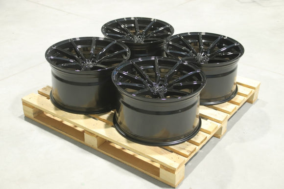 Set of CVR4 20x11 ET25 + 20x11 ET30 5x112 Gloss Black