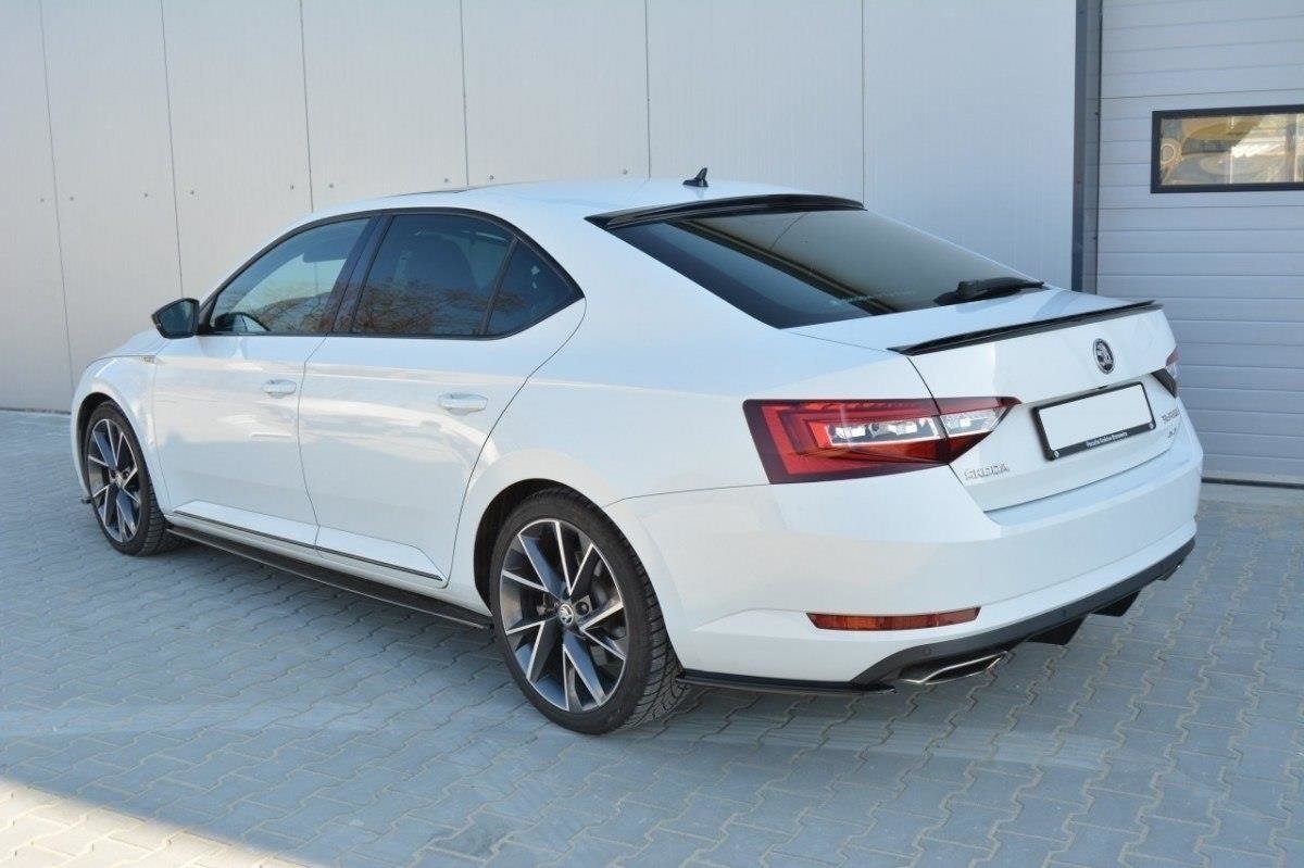 Extension Of The Rear Window Skoda Superb Mk3 / Mk3 FL Hatchback