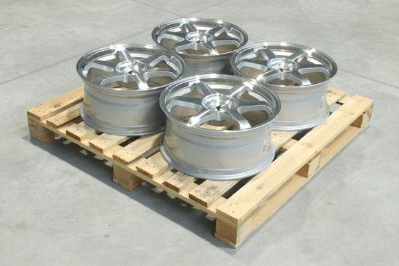 Set of JR3 18x8 ET33 5x114,3 Silver Machined