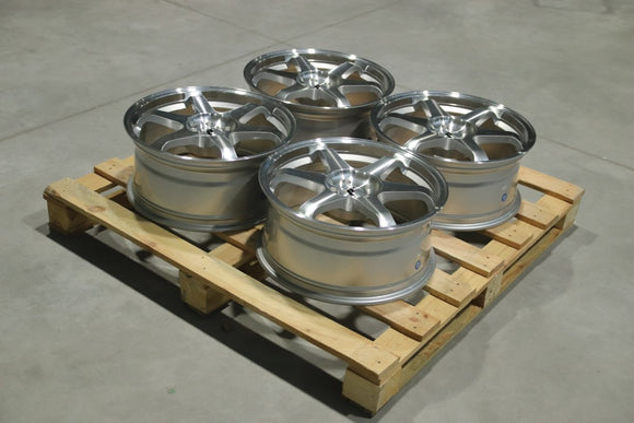 Set of JR3 18x8 ET35 5x100 Silver Machined