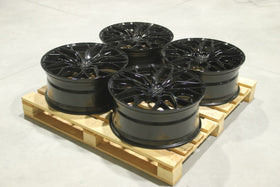 Set of CVR1 21x9 ET35 5x112 Gloss Black