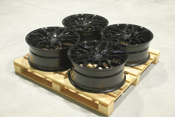 Set of CVR1 21x9 ET35 5x112 Gloss Black