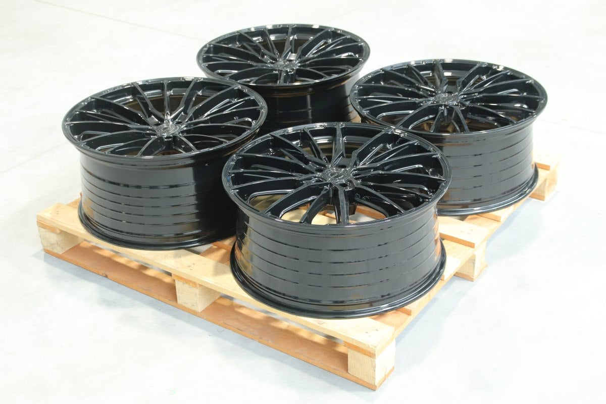 Set of CVR7 22x9,5 ET37 + 22x10,5 ET43 5x112 Platinum Black