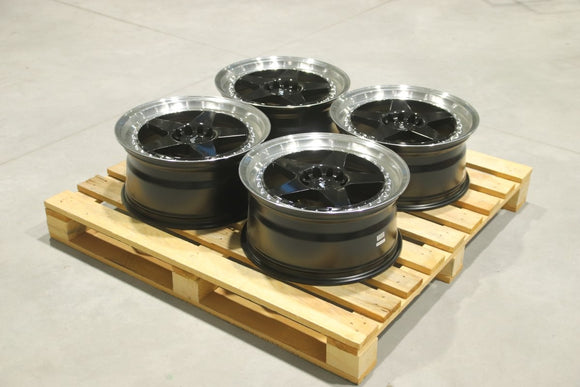 Set of JR6 18x8,5 ET22 5x114,3/120 Gloss Black w/Machined Lip