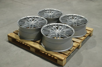 Set of CVR6 20x8,5 ET35 5x112 Gloss Silver