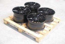 Set of JR28 18x8,5 ET35 + 18x9,5 ET35 5x120 Gloss Black