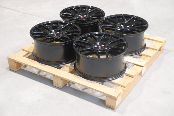 Set of JR18 18x8,5 ET45 5x112 Gloss Black