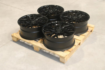 Set of CVR1 21x9 ET40 5x114,3 Gloss Black