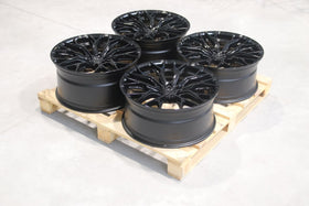 Set of CVR1 22x9,5 ET35 + 22x10,5 ET38 5x112 Gloss Black