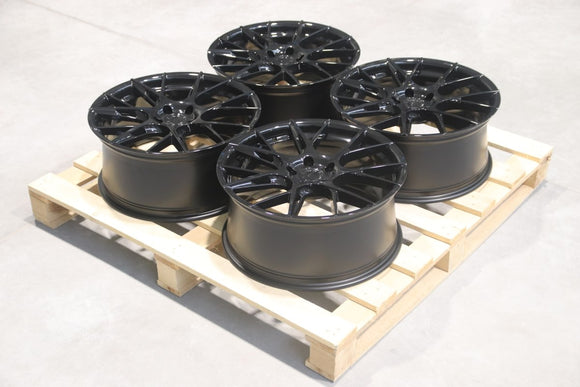 Set of JR42 19x8,5 ET45 5x112 Gloss Black