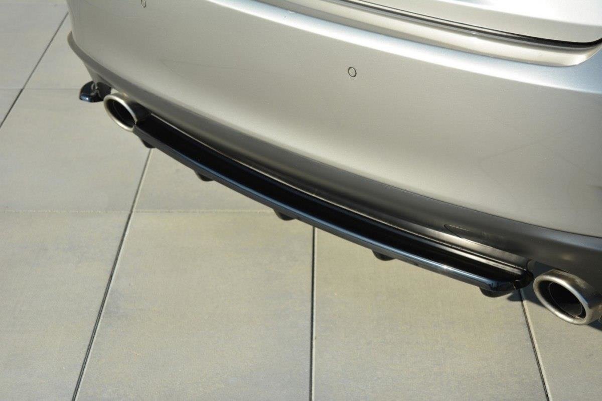 CENTRAL REAR SPLITTER Lexus IS Mk3 T (with vertical bars)