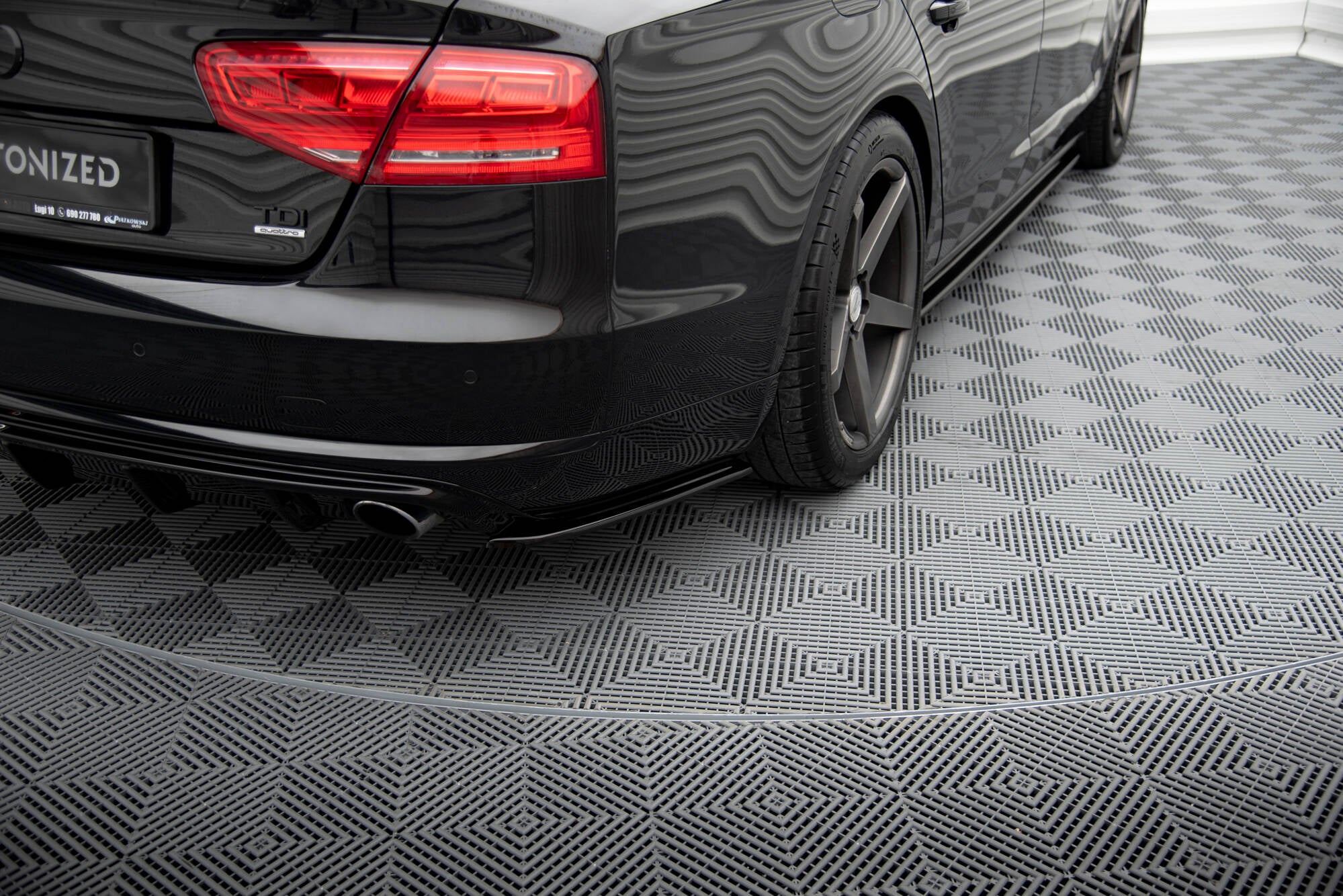 REAR SIDE SPLITTERS Audi A8 D4