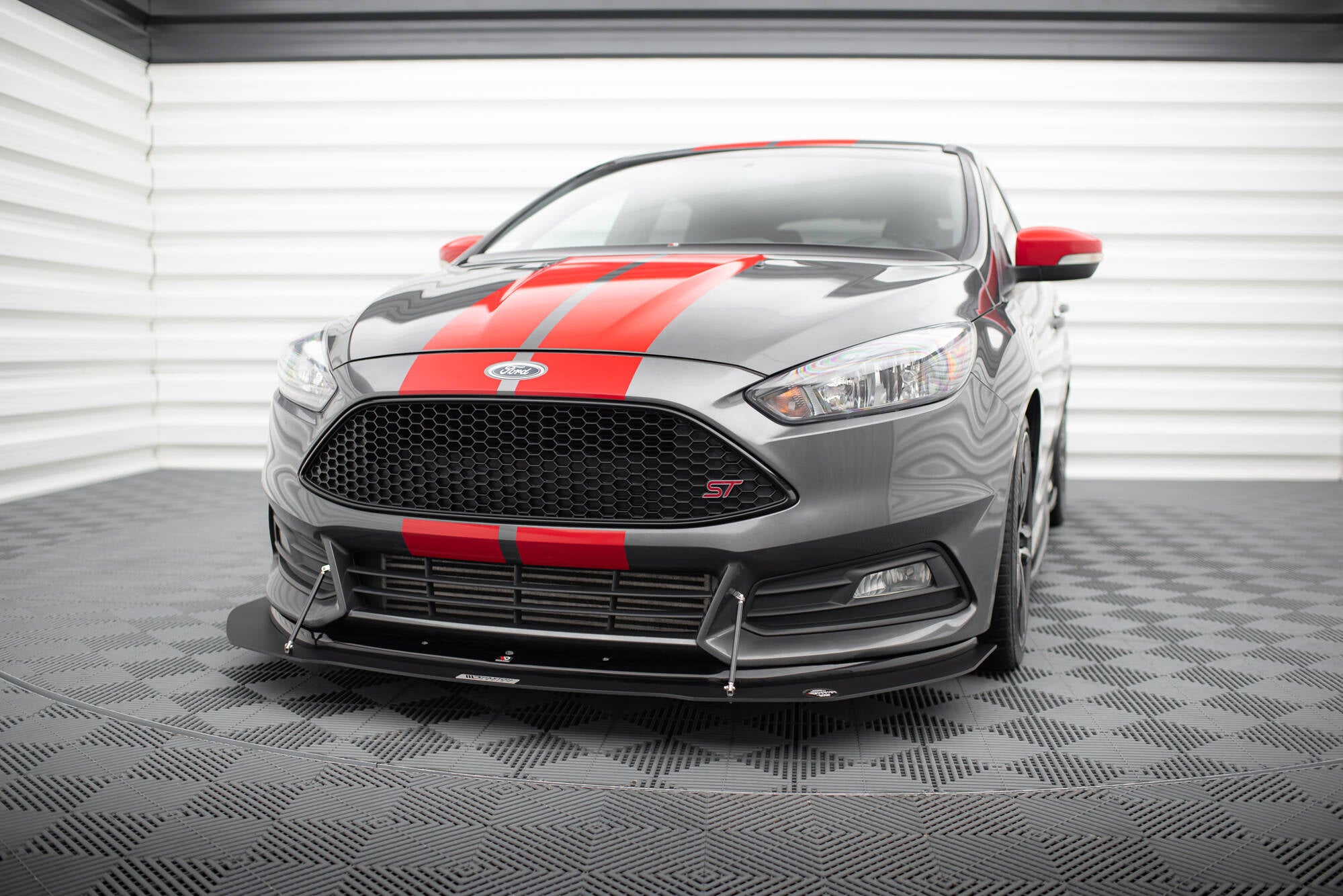 Hybrid Front Splitter V.1 Ford Focus ST Mk3 FL