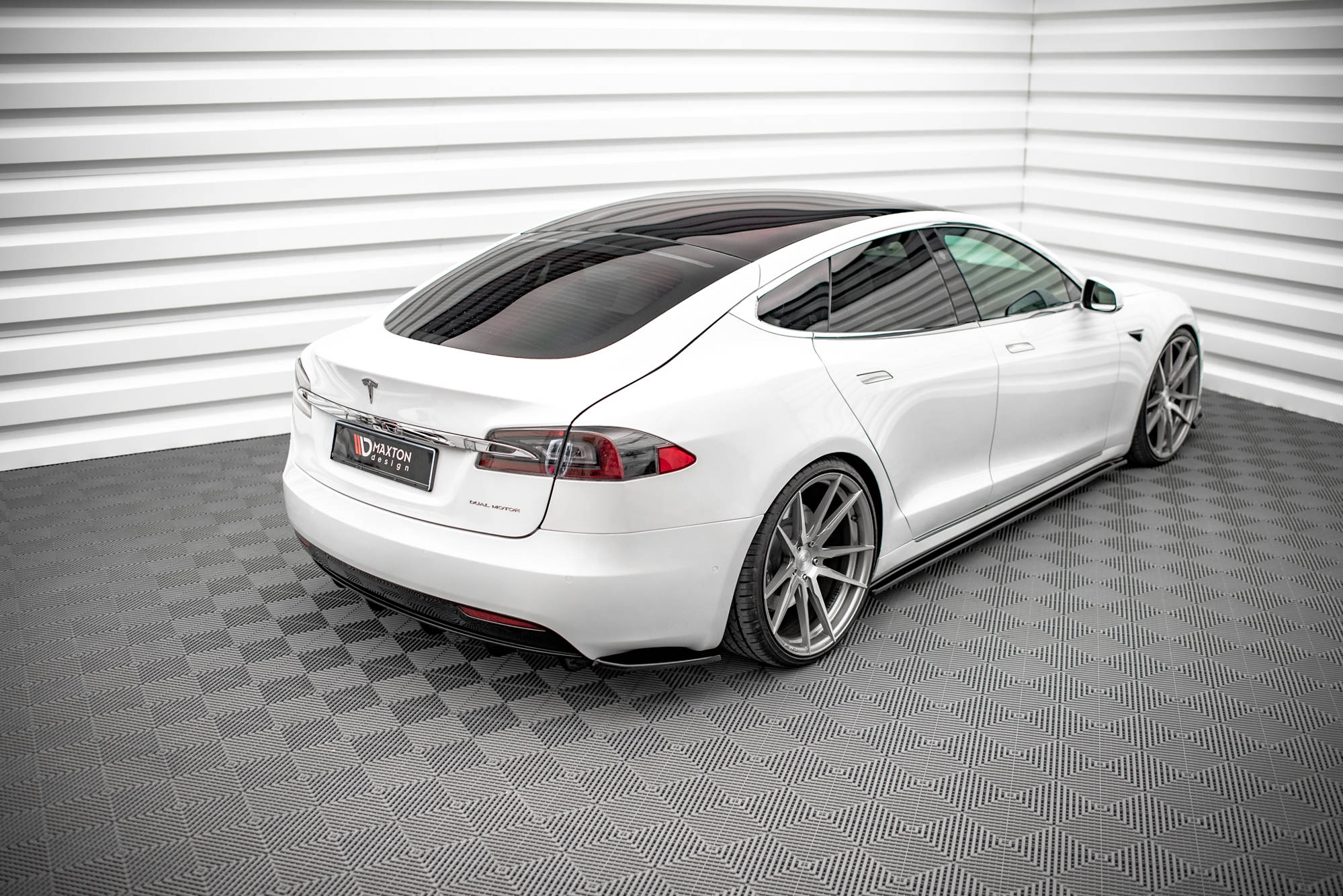 REAR SIDE SPLITTERS Tesla Model S Facelift