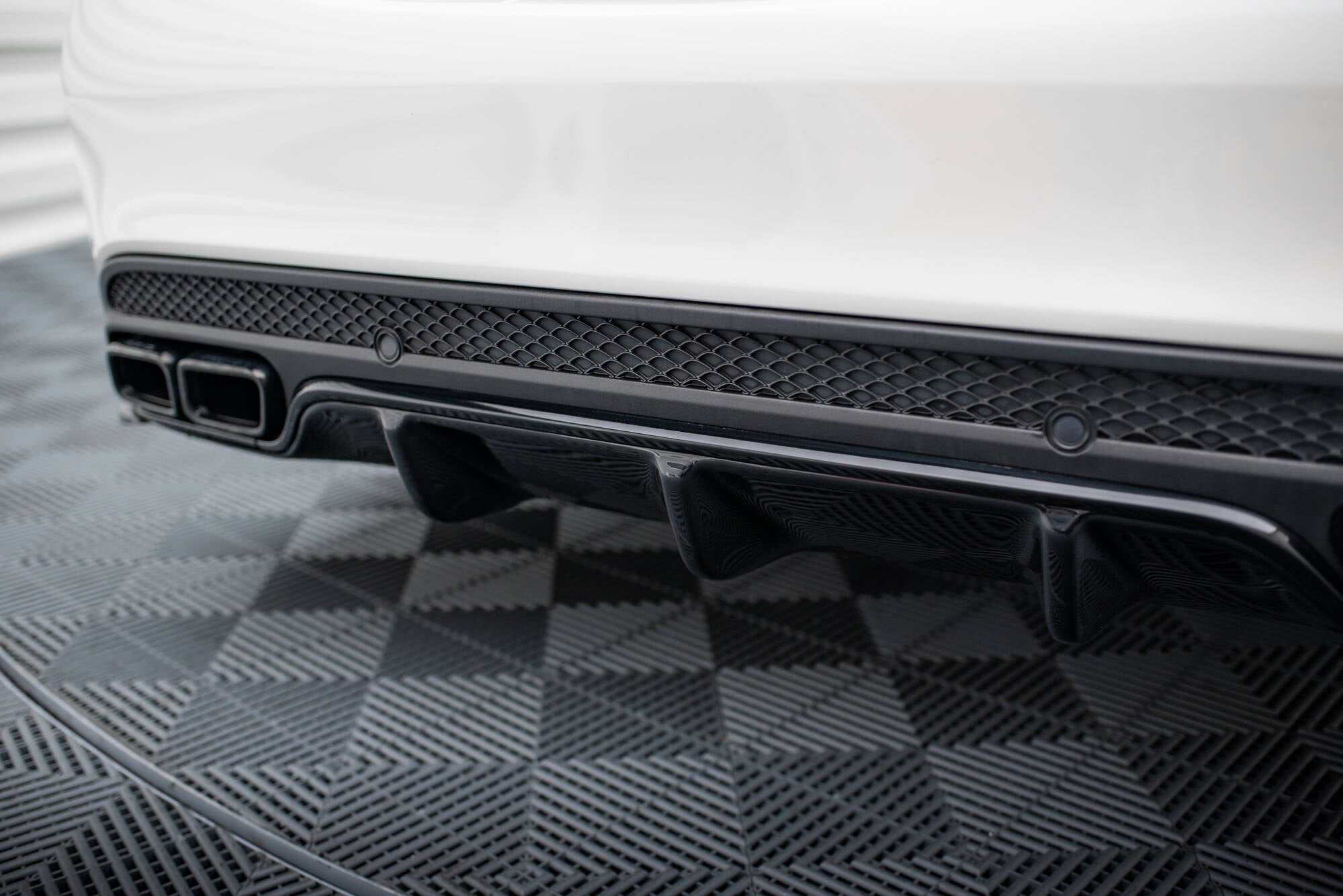 REAR VALANCE Mercedes C-Class S205 63AMG