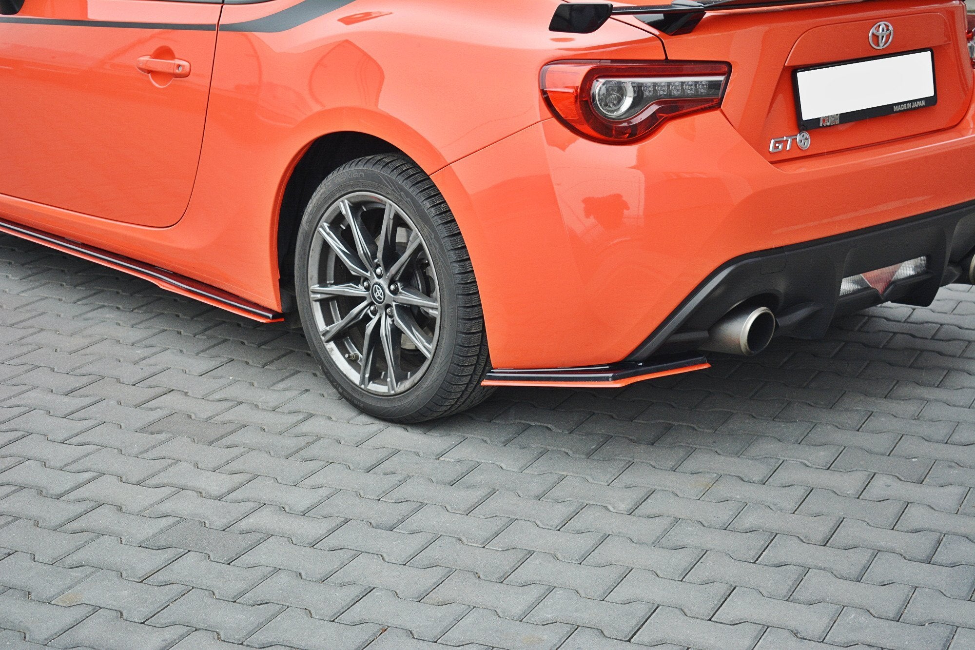 REAR SIDE SPLITTERS V.2 TOYOTA GT86 FACELIFT