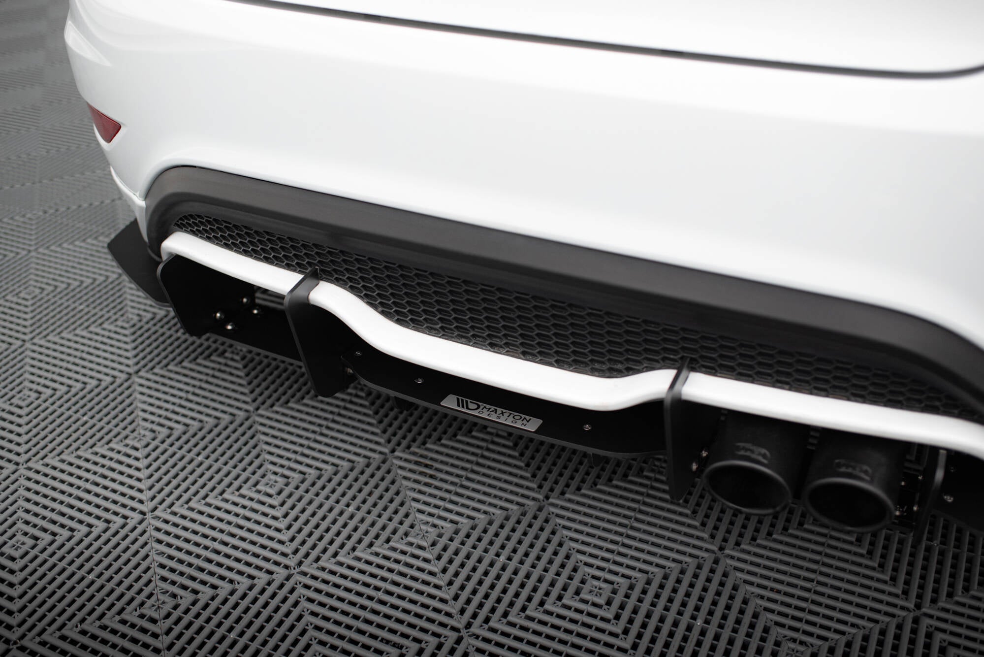 Rear Diffuser V.2 Ford Fiesta Mk7 ST FL