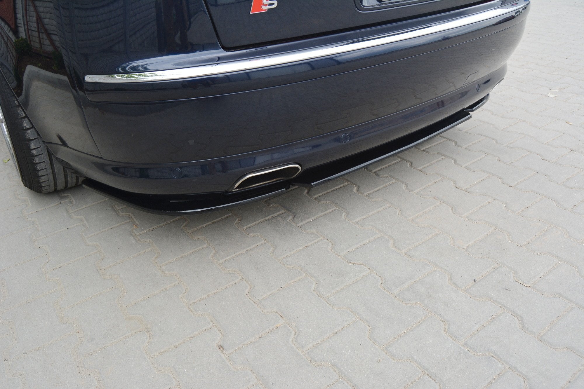 CENTRAL REAR SPLITTER AUDI S8 D3 (without vertical bars)