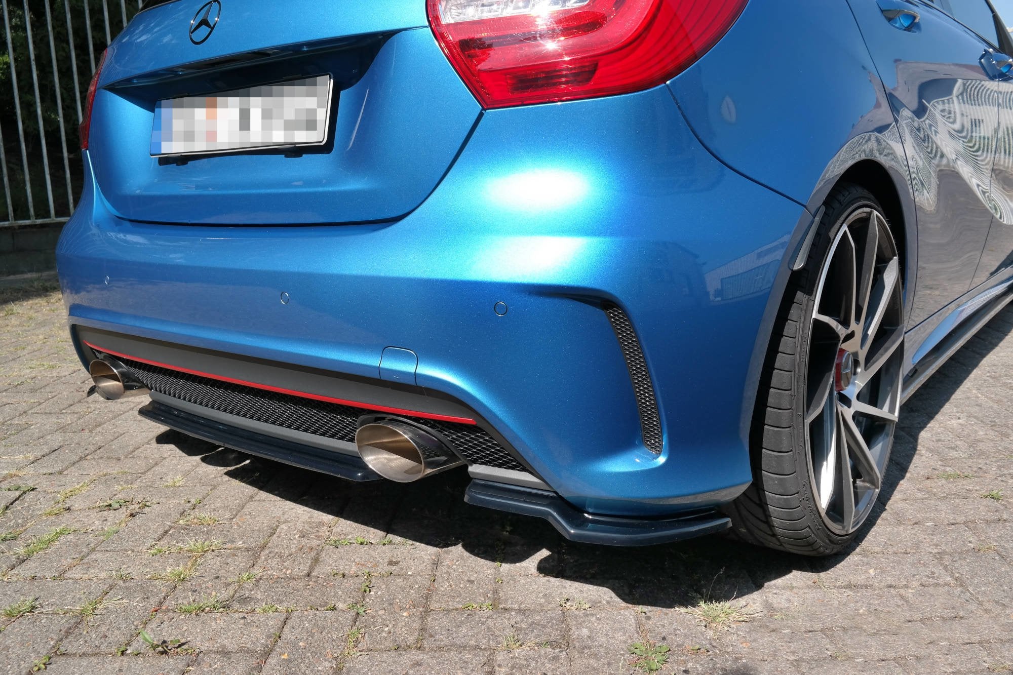 CENTRAL REAR SPLITTER (WITHOUT VERTICAL BARS) MERCEDES-BENZ W176 AMG-LINE PREFACE