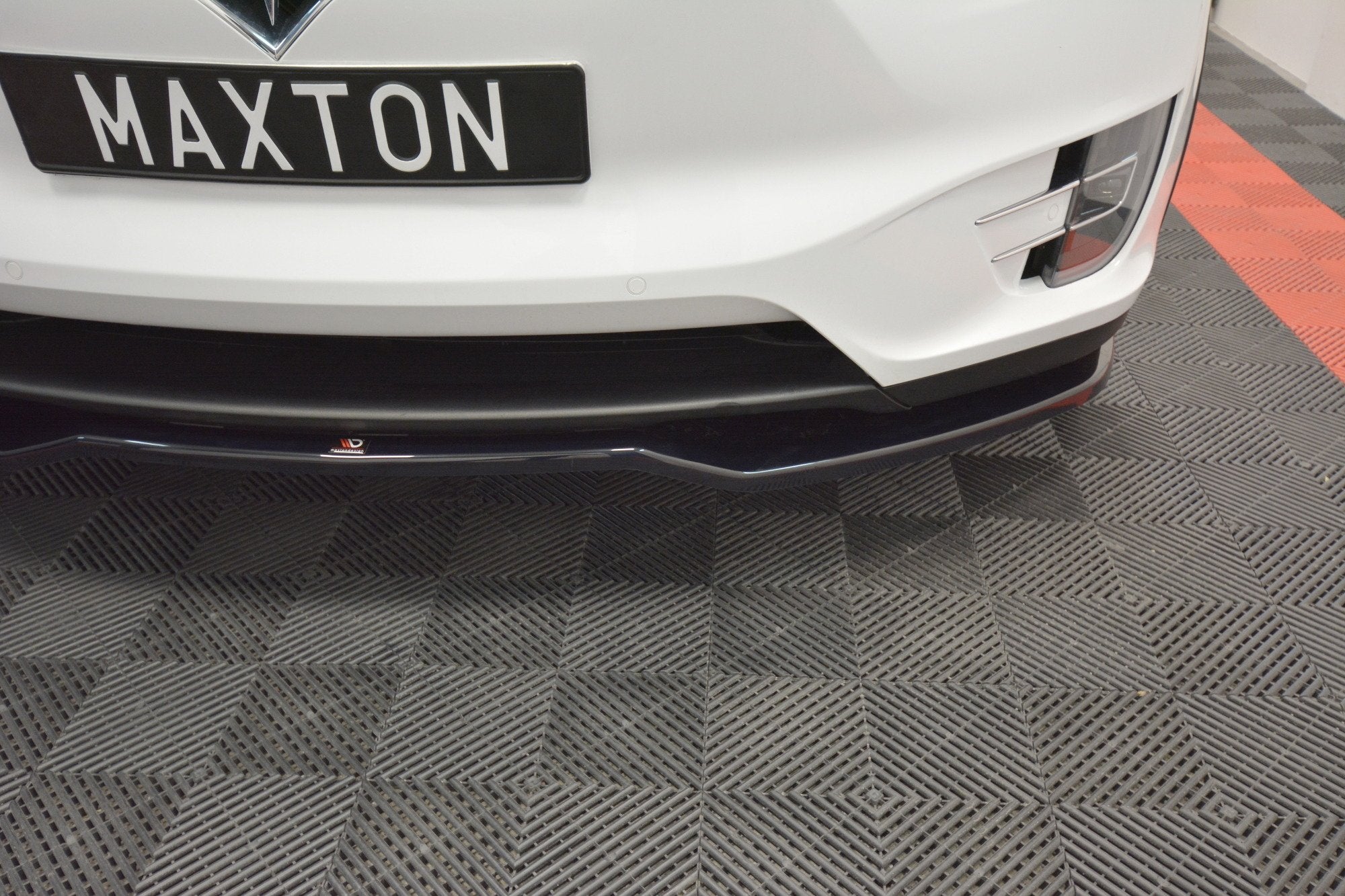 FRONT SPLITTER V.2 TESLA MODEL X