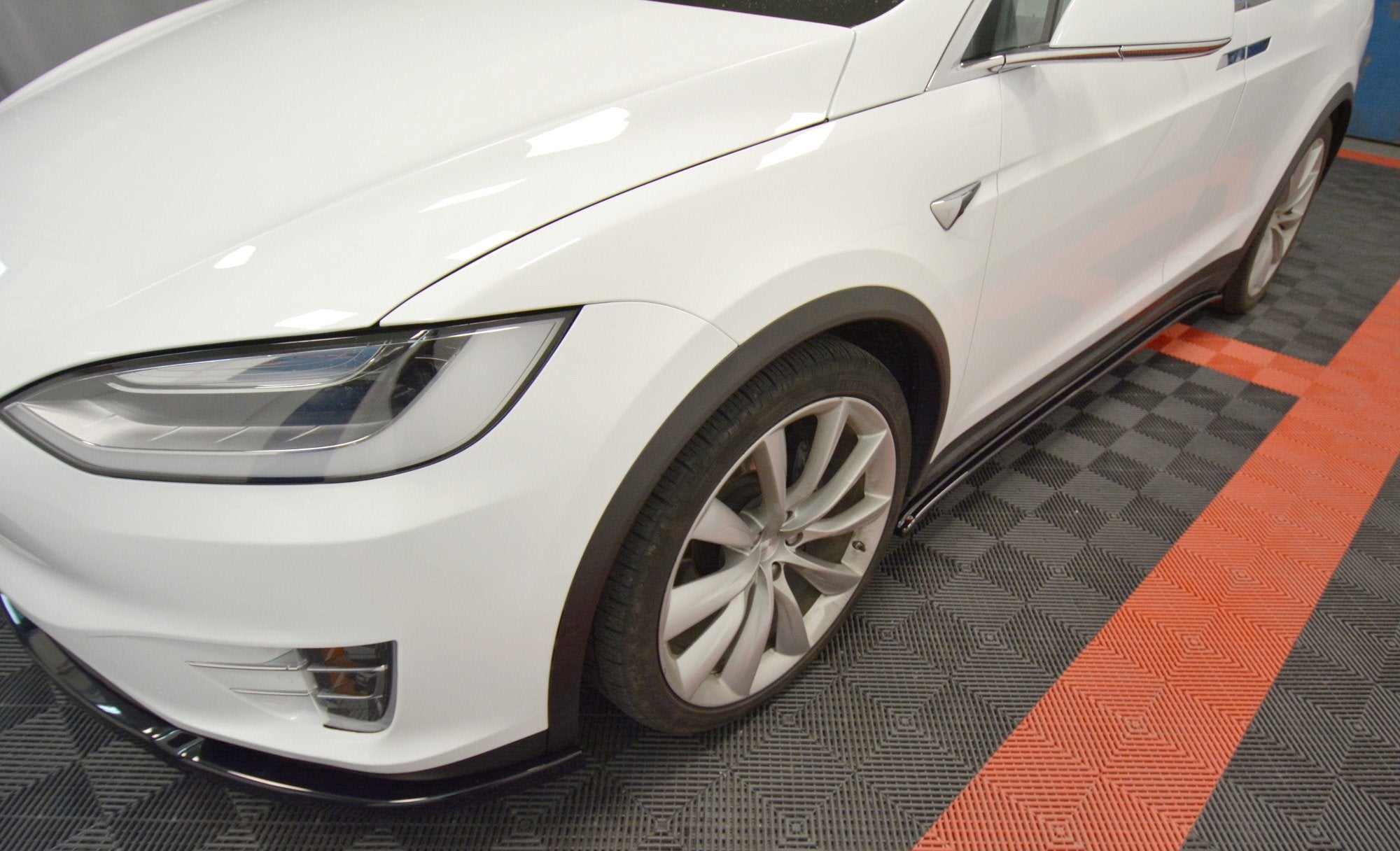 SIDE SKIRTS DIFFUSERS V.1 TESLA MODEL X